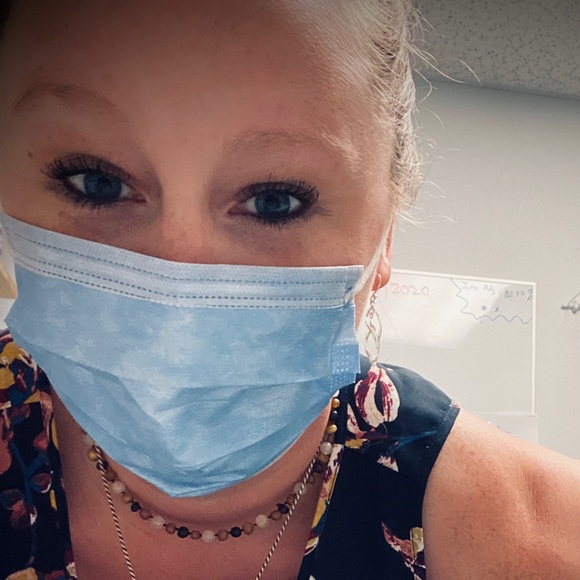 Meet your Posher, Tori - Picture 1 of 1